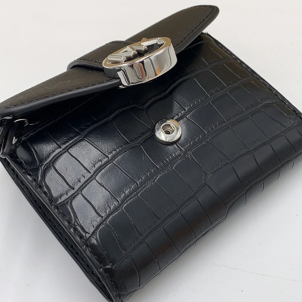 MICHAEL KORS
Carmen Medium Faux Leather Wallet
BLACK COLOR - Picture 6 of 11